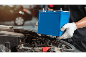 Bilbatteribatteri förklarade: Typer, prestationseffekt och jämförelse